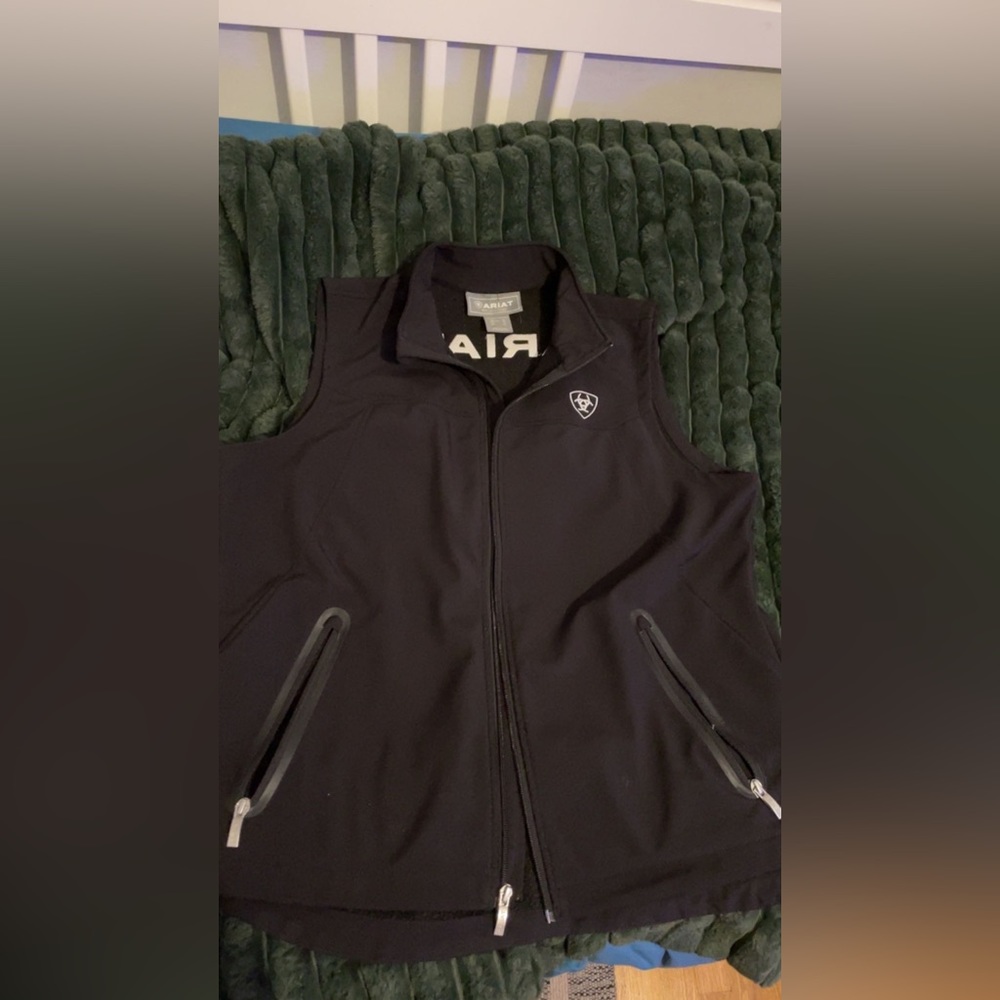 Ariat Women’s soft shell vest XL